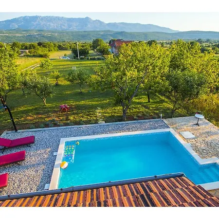 فيلة Romansa Near Split- Heated Pool Peace, Bbq Krusvar