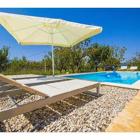 فيلة Romansa Near Split- Heated Pool Peace, Bbq