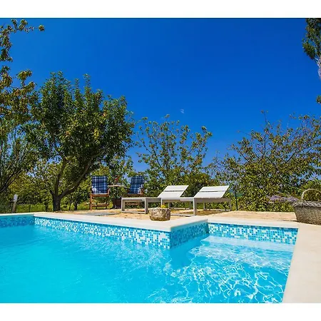וילה Romansa Near Split- Heated Pool Peace, Bbq Krusvar