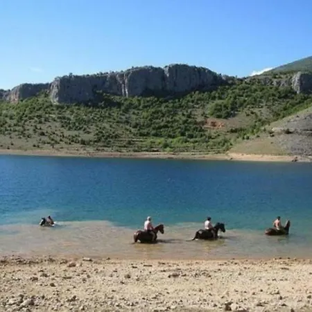 Romansa Near Split- Heated Pool Peace, Bbq וילה *