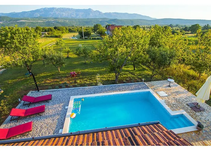 Villa Romansa Near Split- Heated Pool Peace, Bbq Krusvar