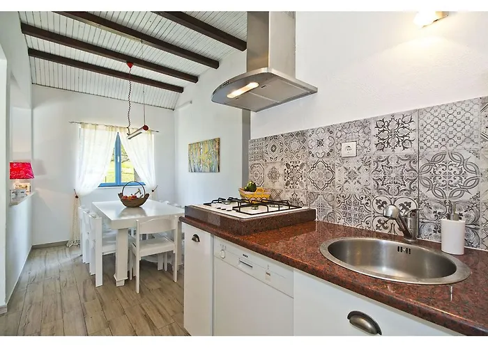 Villa Romansa Near Split- Heated Pool Peace, Bbq